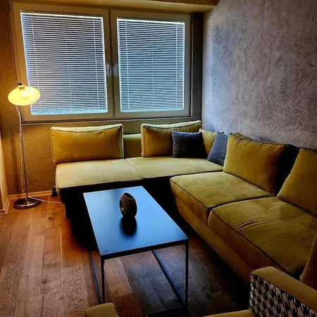 35 Luxury Apartment *